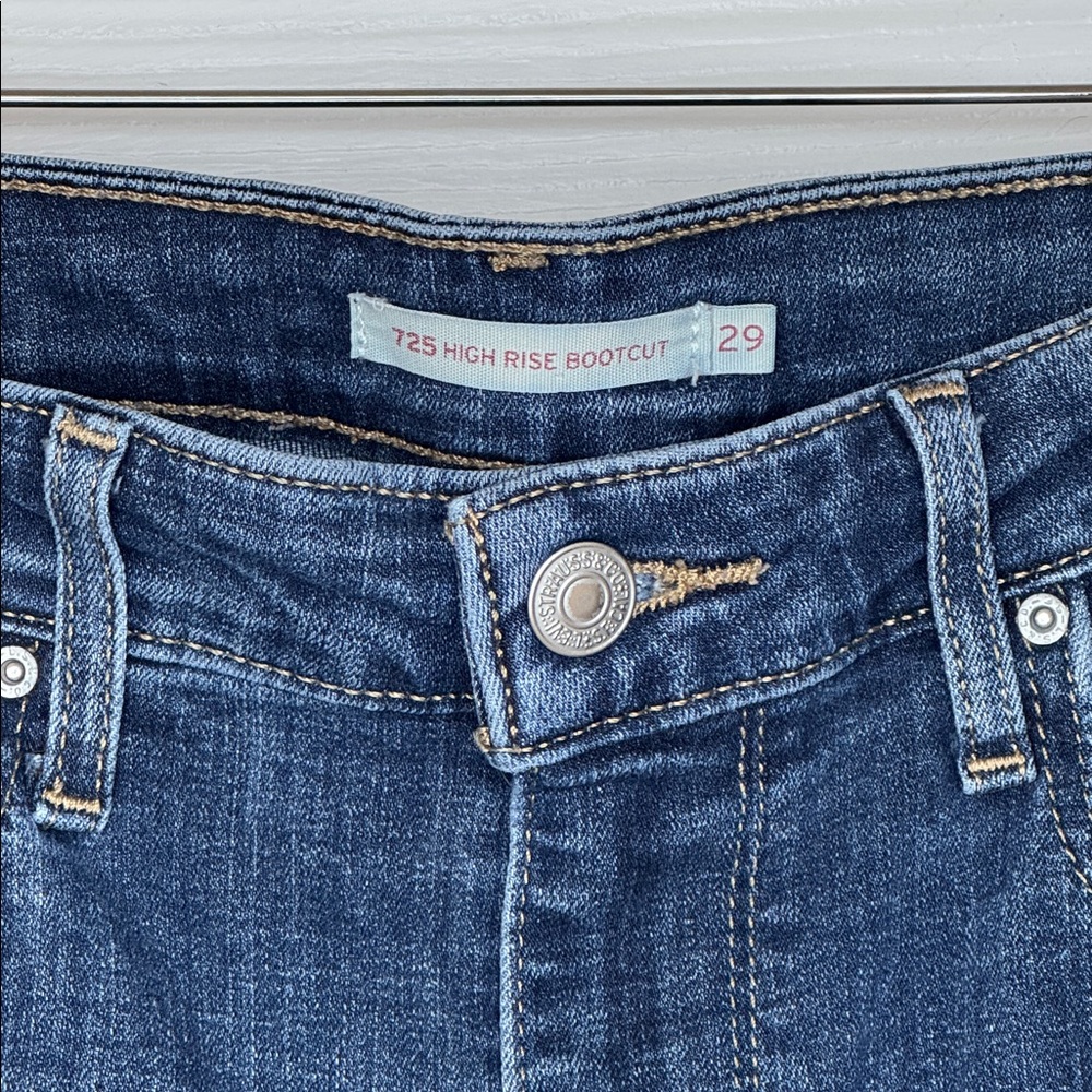 Levi Strauss Women's 725 High Rise Bootcut Jeans. Sz29 L30. - Picture 4 of 6